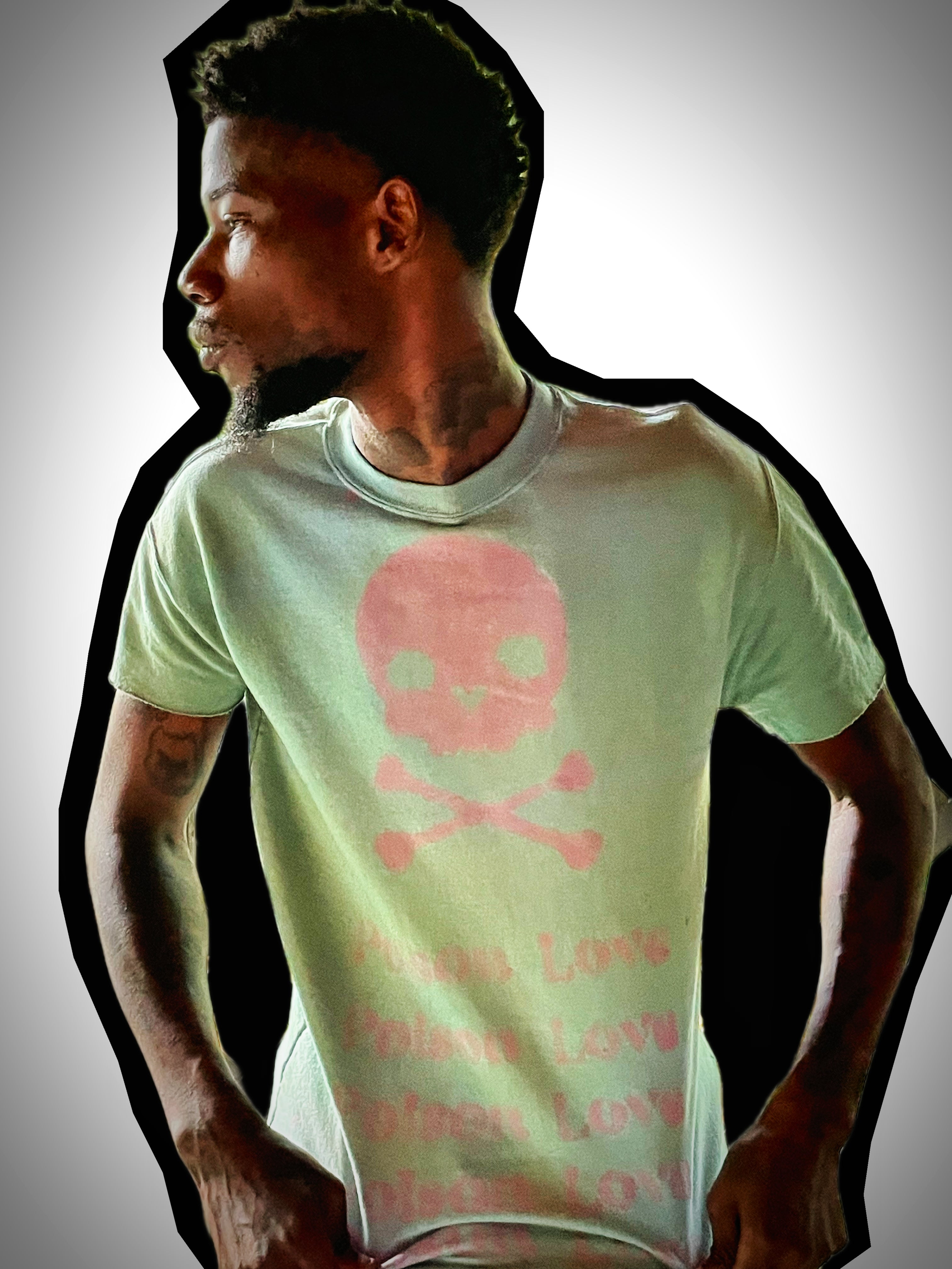 PoisonLove Green Space, Pink Skull Pullover Shirt Cropped
