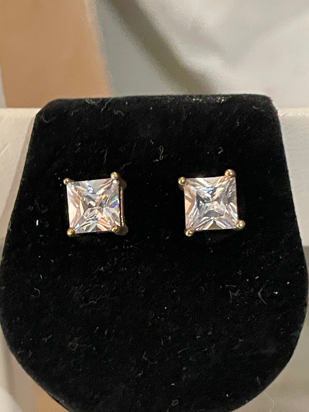 Diamond stud Gold Earrings