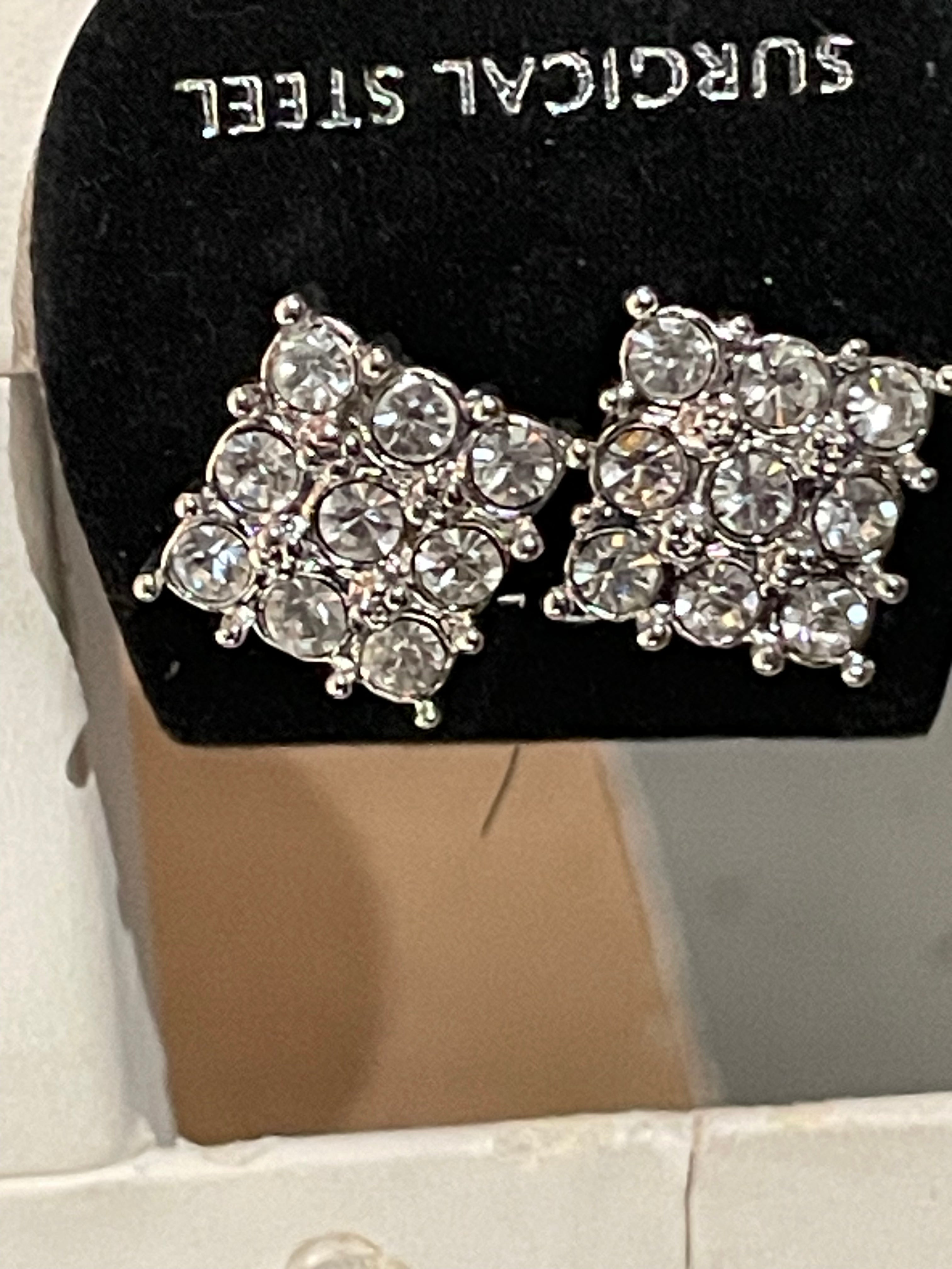 Diamond Cluster’s Earrings