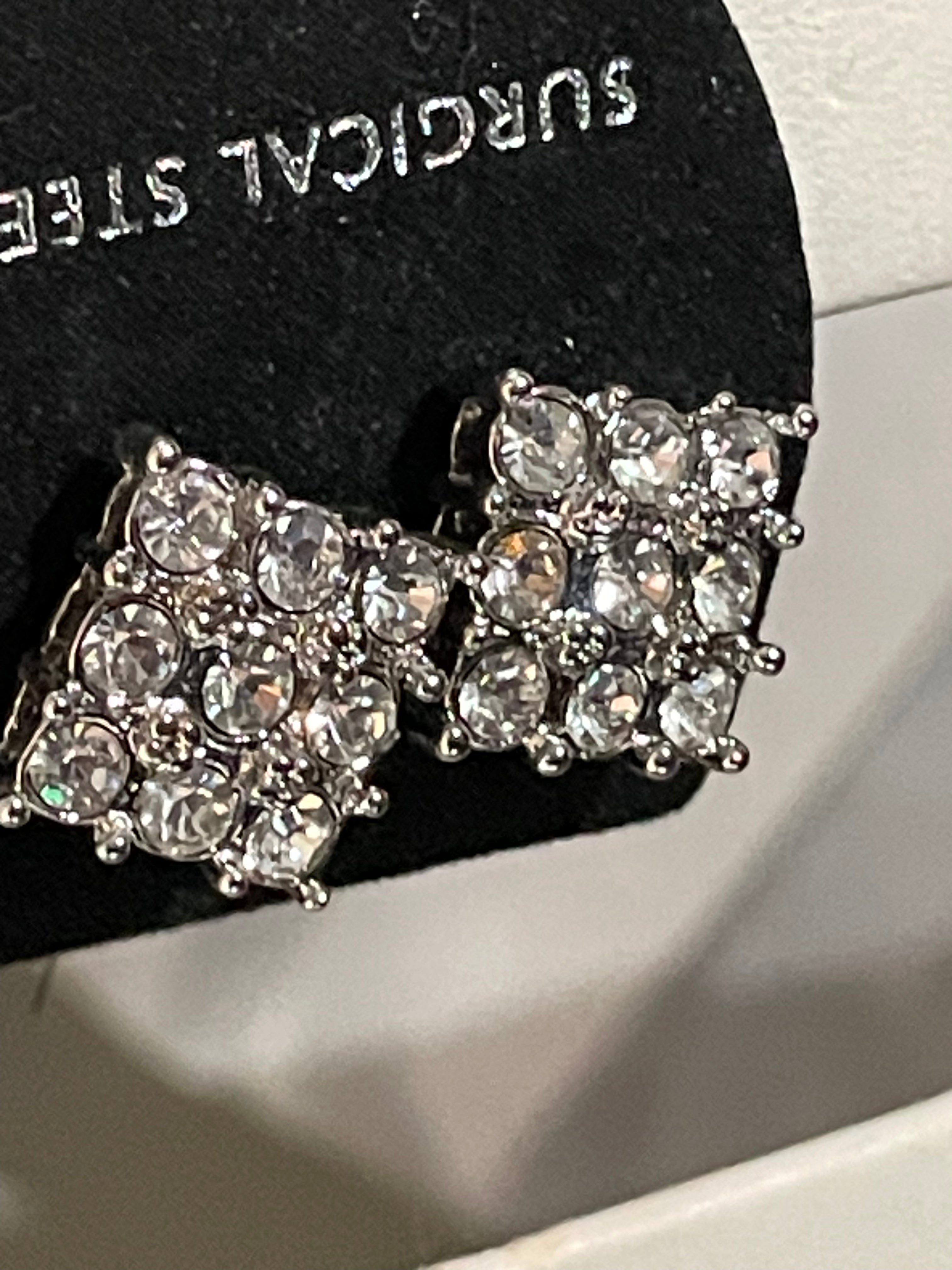 Diamond Cluster’s Earrings