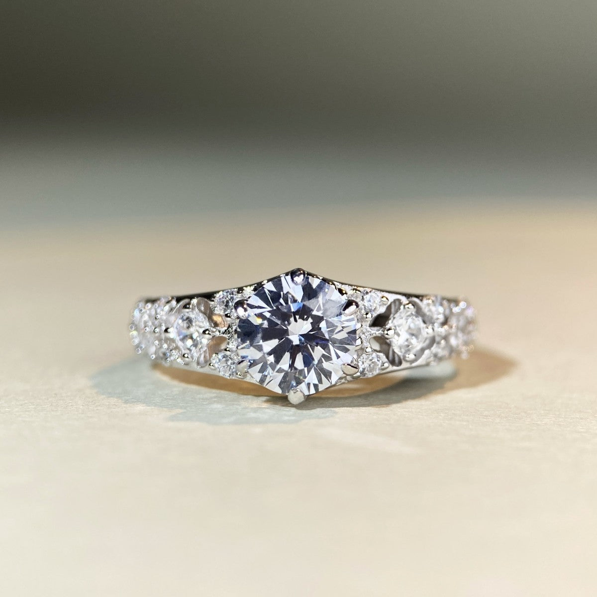 1 Karat D Color Chic Ring Hollow Out Moissanite